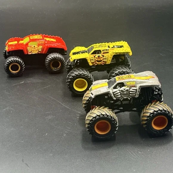Hot Wheels Maximum Destruction MAXD Monster Jam Truck 1:64 Lot Of 3 - Picture 3 of 8